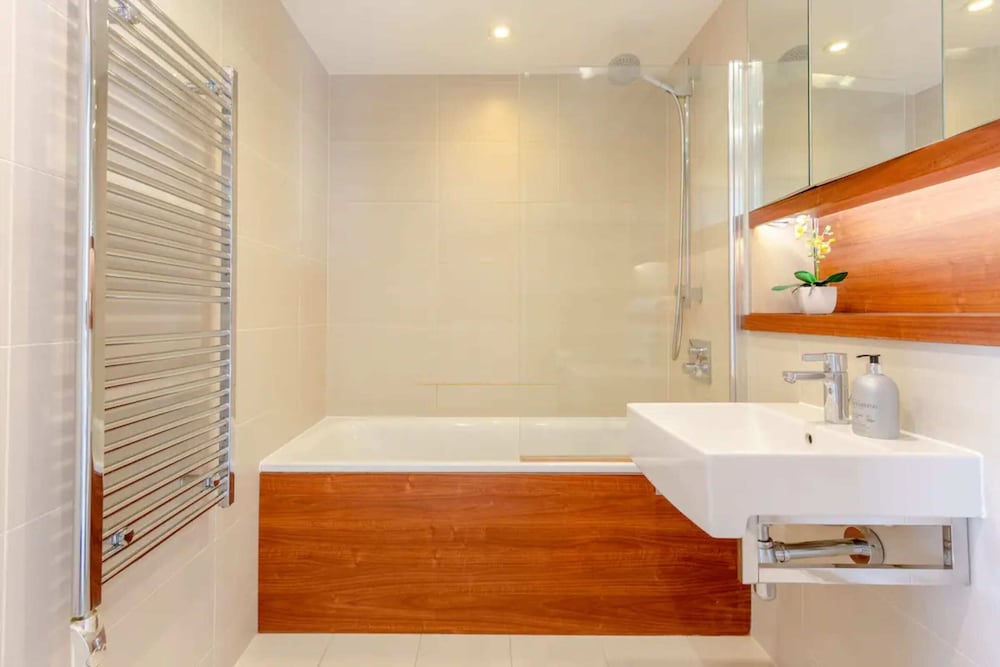 2BD Flat Overlooking the River Thames! - Greenwich