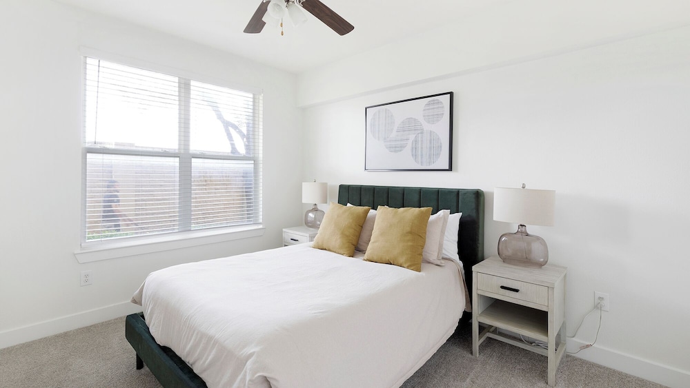 Landing Apartments - North Dallas