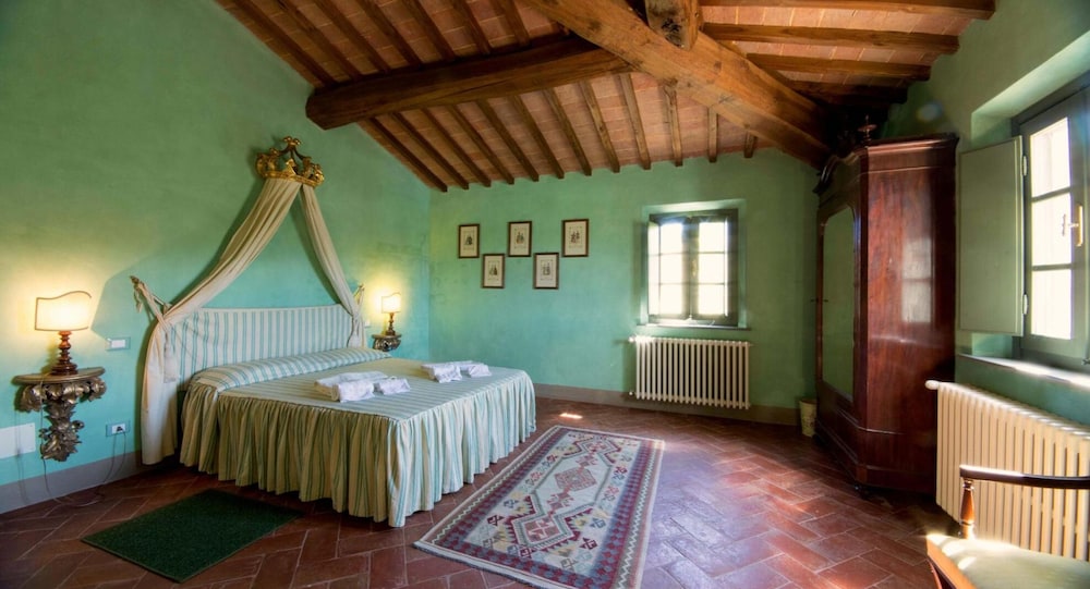 Villa Giunone With Pool Close to Volterra view 4