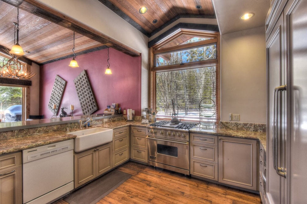 Lake Tahoe Vacations - Squaw Creek Barrel - Property Image 28