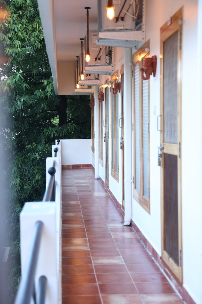 Dwaraka Guest House