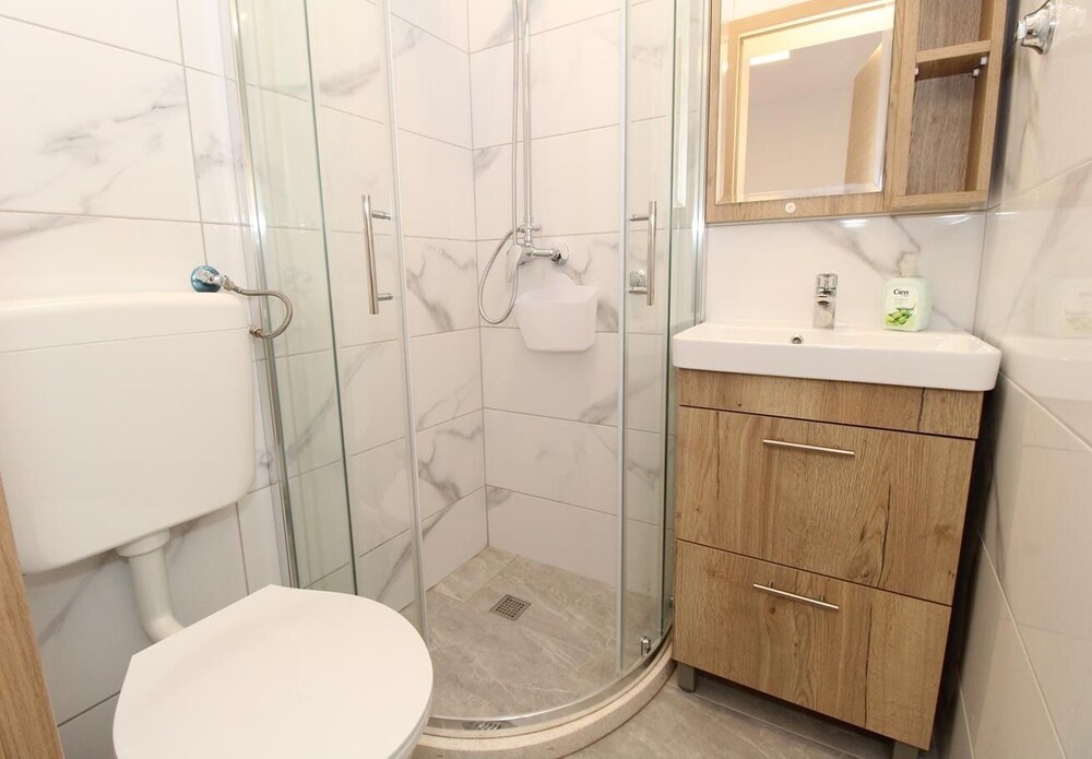UGA - Perfect Location - SA6 Grgur view 3