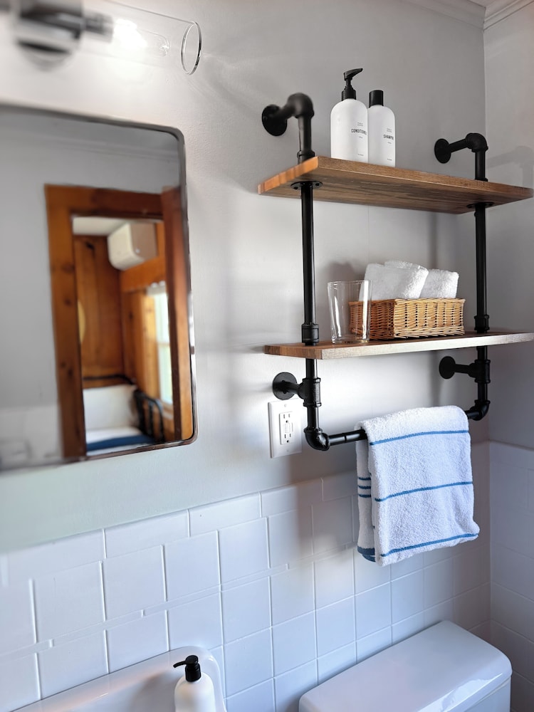 Cape Cod Motor Inn