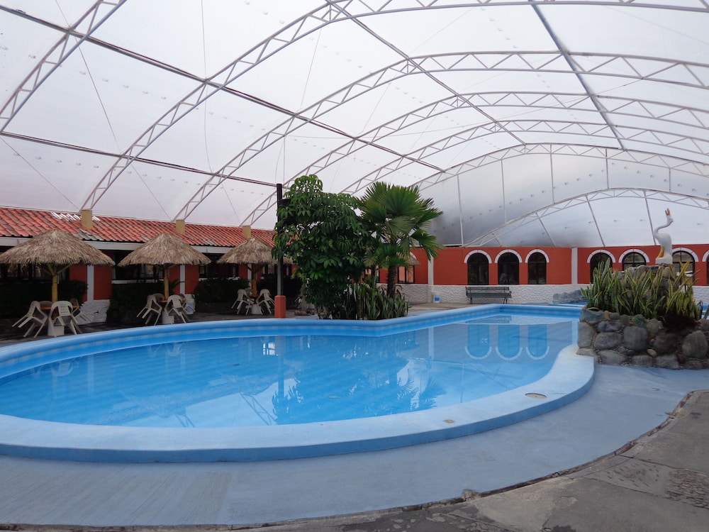 Hosteria El Surillal