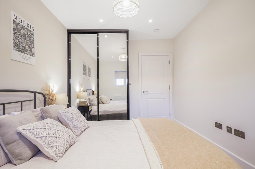 105B Beechwood Grove Flat