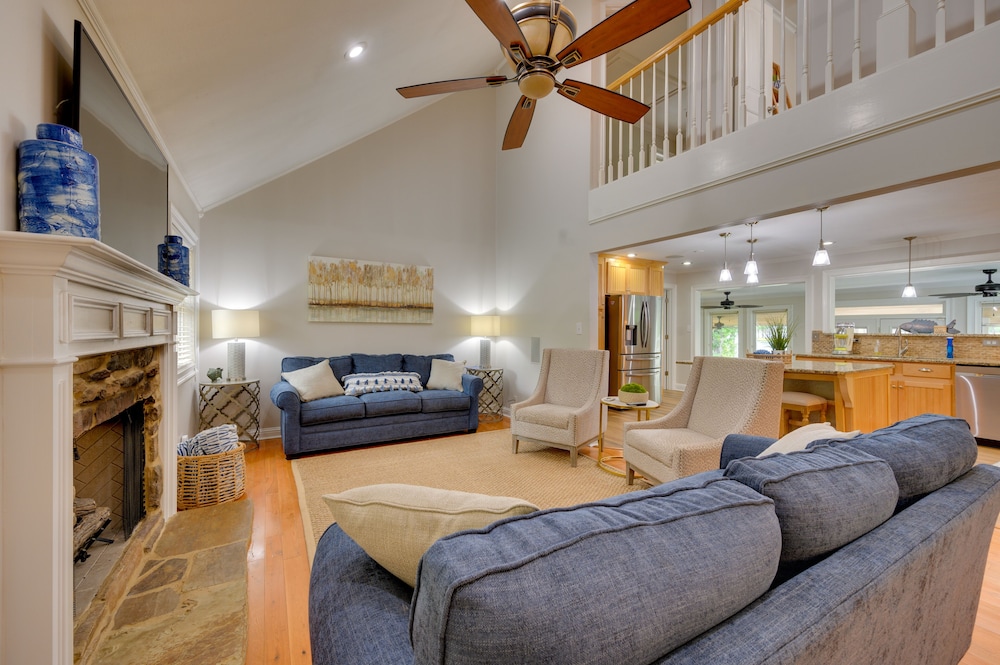 Milledgeville Vacations - Milledgeville Home w/ Private Dock  Dock House! - Property Image 1