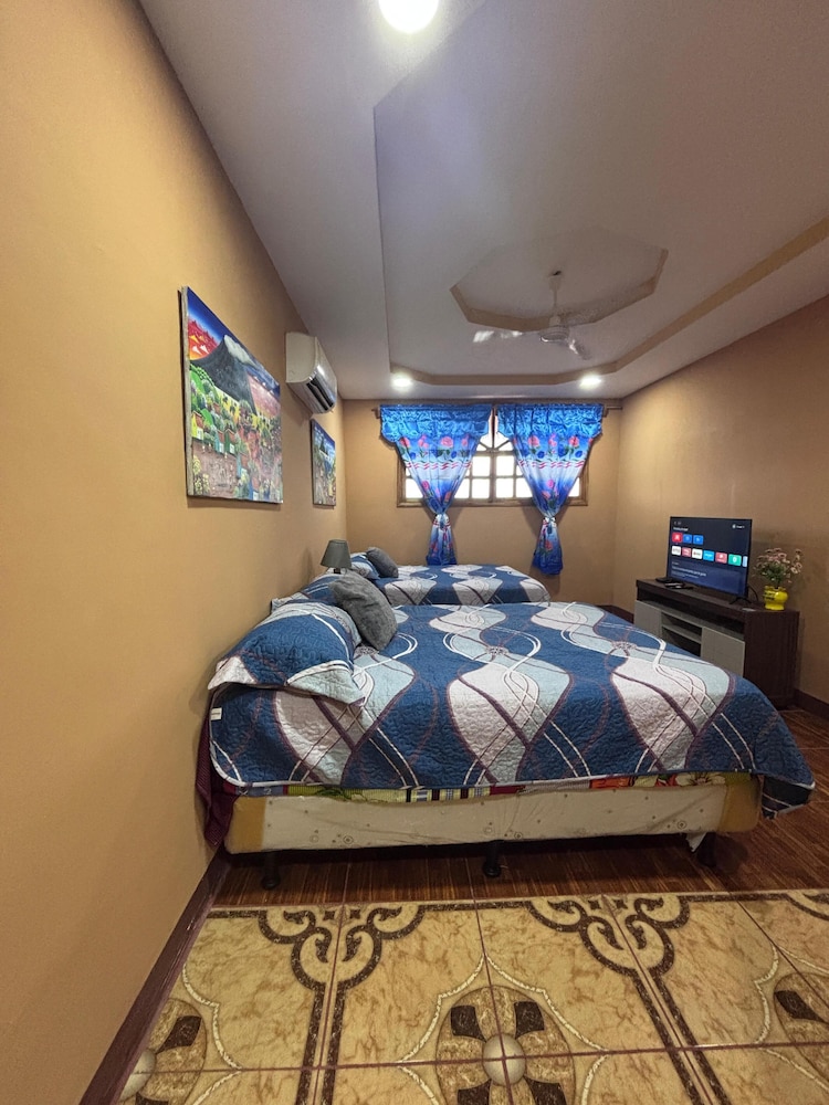 GRANADOS GUEST HOUSE