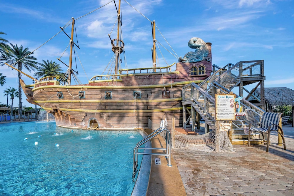 2BR Fireworks View With Pool Spa 5 Minutes to Disney