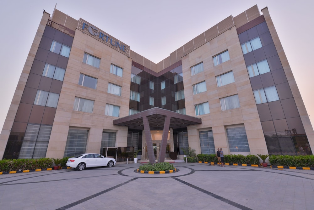 Fortune Park Orange, Sidhrawali, Gurugram - Member ITC Hotels' Group