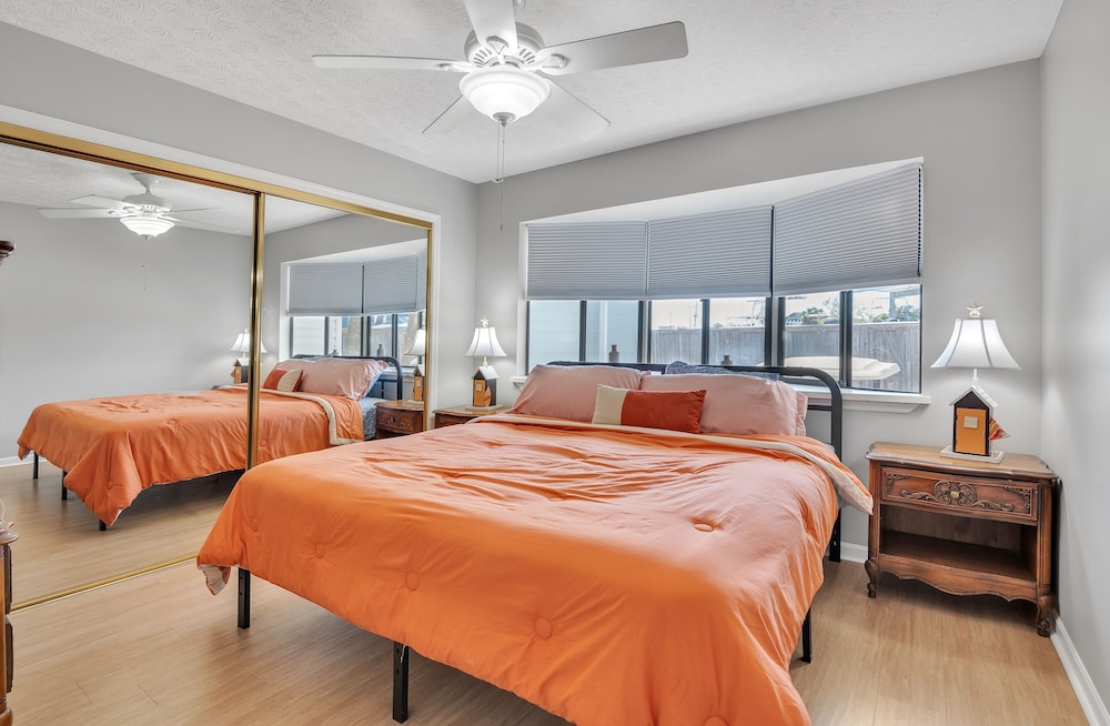 Spacious Home With Beach Access 3 Bedroom Home