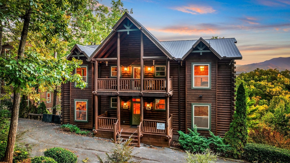 100 Guests Blackthorn Sister Smokies Homes Luxury Mountain Retreat