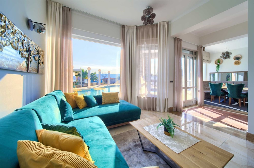 Villa Piano With sea View