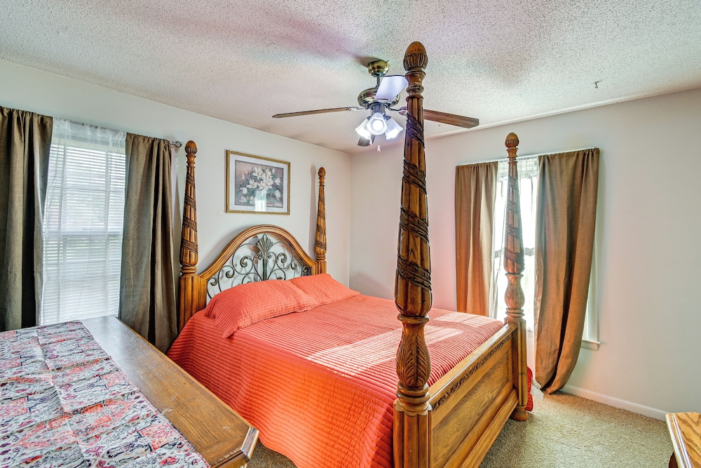 Near Fort Liberty: Home w/ Yard in Fayetteville!