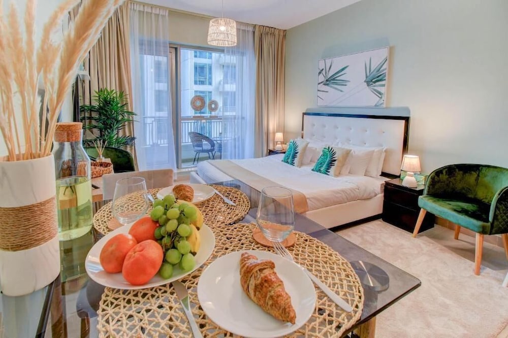Durrani Homes - Luxurious Studio near Dubai Mall with pool view