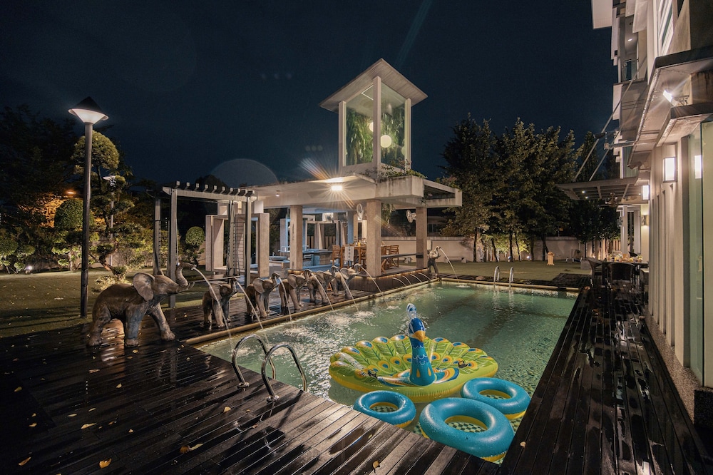 25000sqft Grand Luxe Villa PJ 13BR 42Pax photo 3