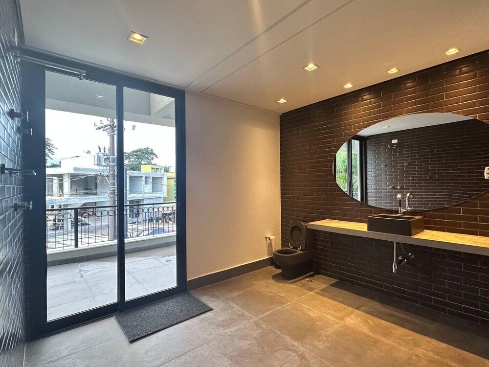 Mans o 6 Suites Riviera