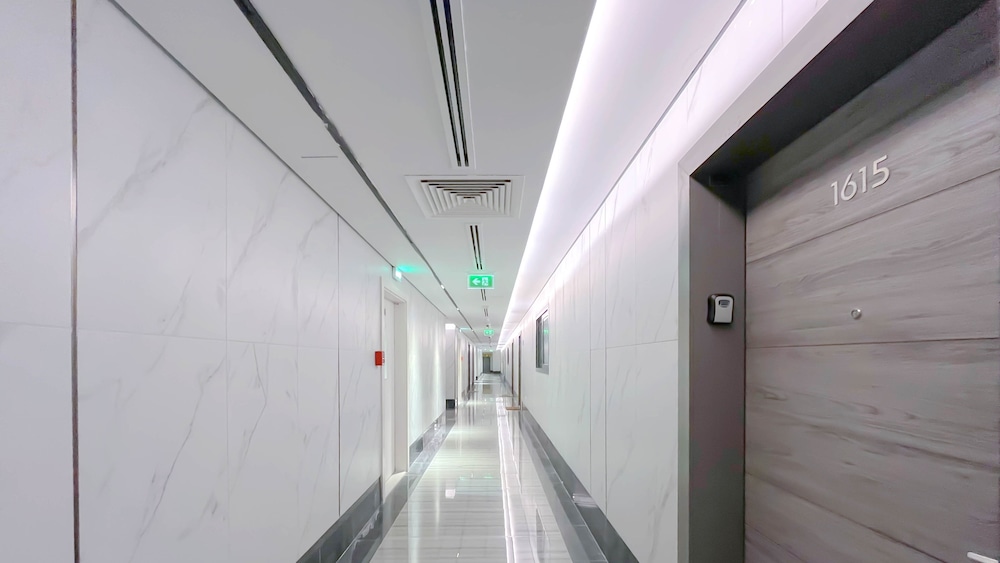 Luxury 1B With Balcony in Blue Wave Tower Dubai