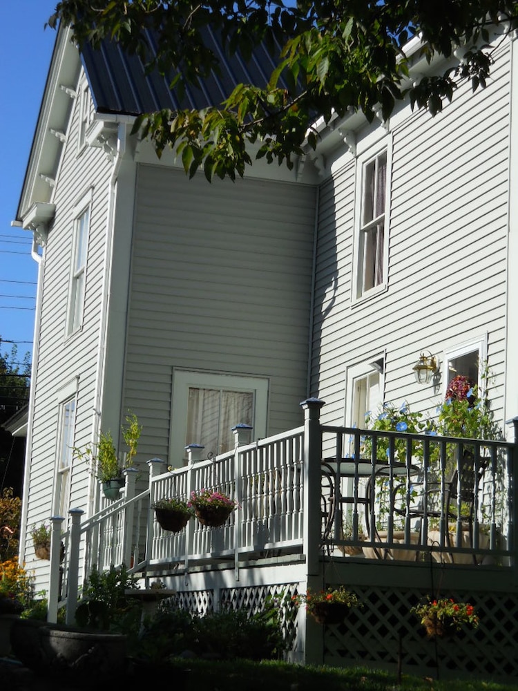 Calais Crossing B&B