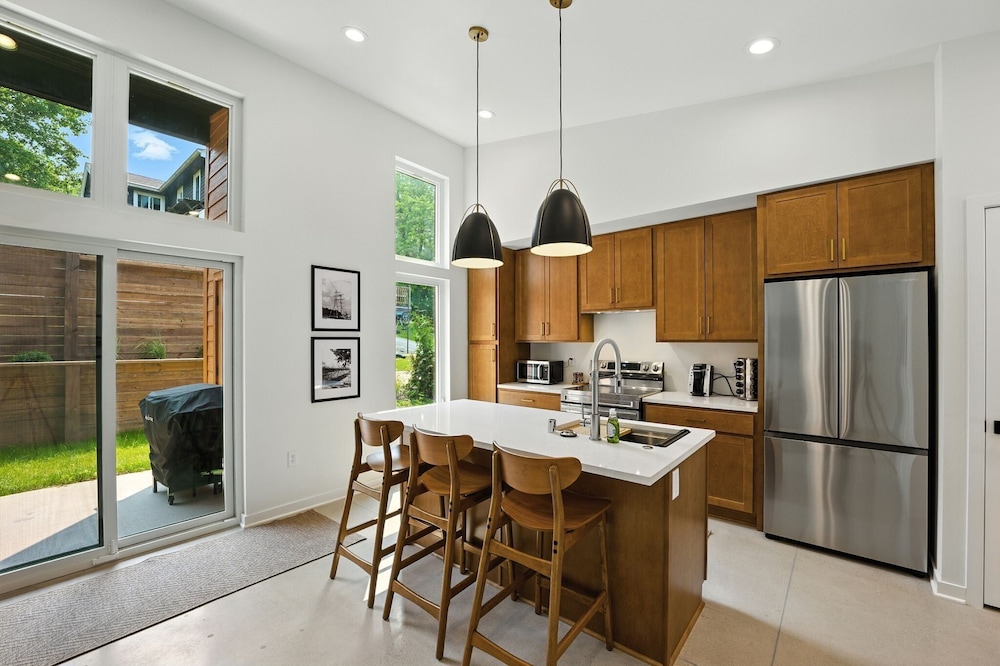 500 House - Unit C 1 Bedroom Townhouse