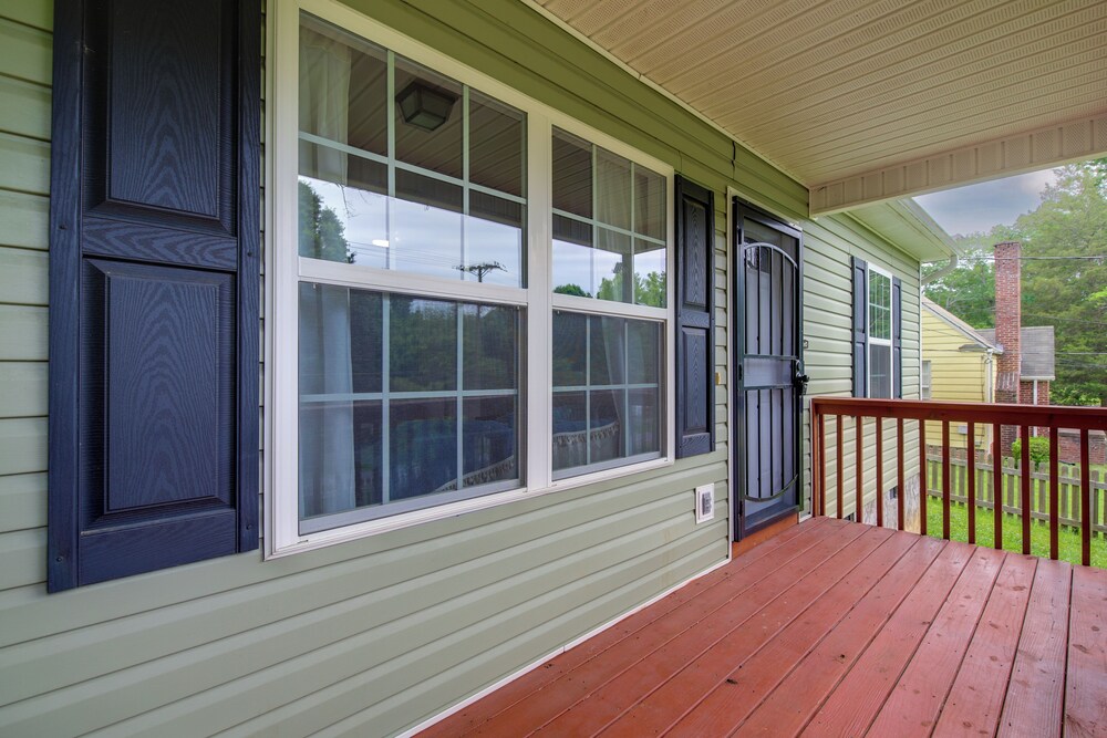 Commuter-friendly Home: 3 Mi to Dtwn Knoxville!