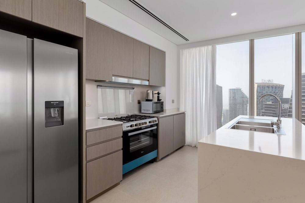 Maison Privee Sky-High Elegance w/ Unrivaled Burj Khalifa Views