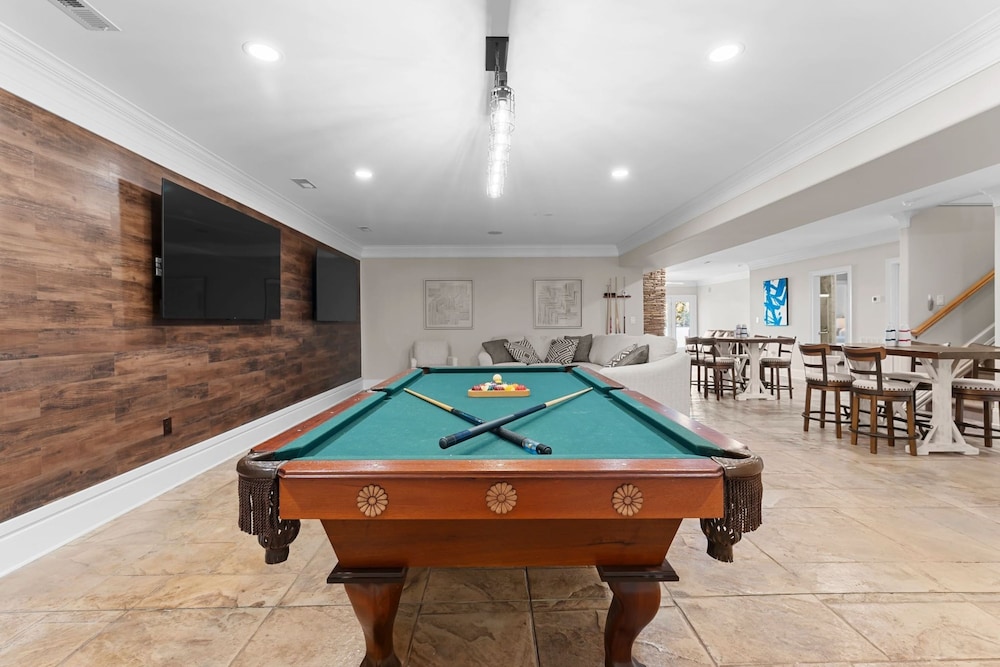 Sunset Pointe by Avantstay Waterfront Beach Fire Pit Sleeps 14 5bdr 4BA