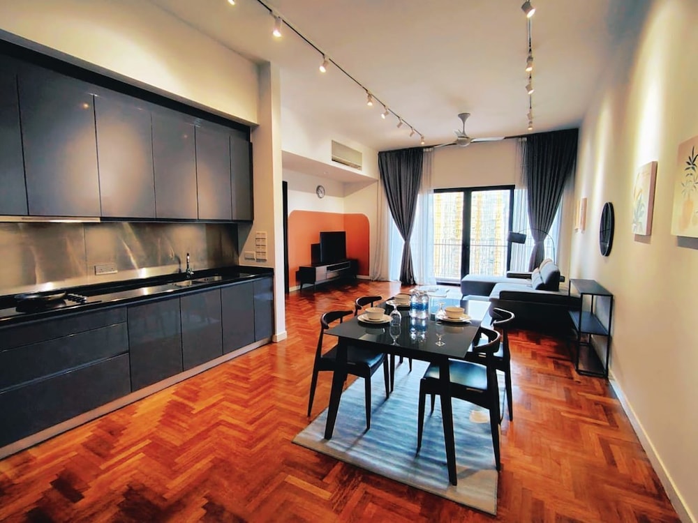 The Mews KLCC By Service Apartment
