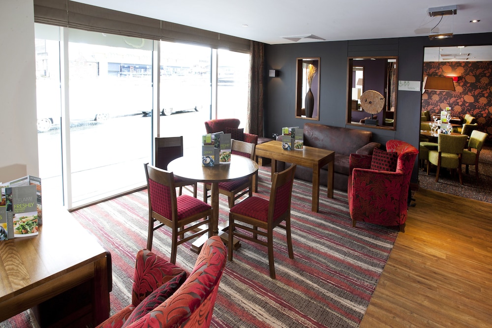 Premier Inn Inverness Centre - River Ness — photo 14