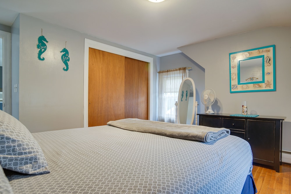 1 Mi to Windmill Beach: South Yarmouth Apt!