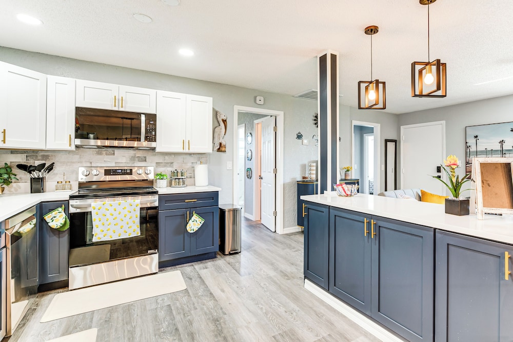2 Mi to Beach: Canal-front Home in Hernando Beach