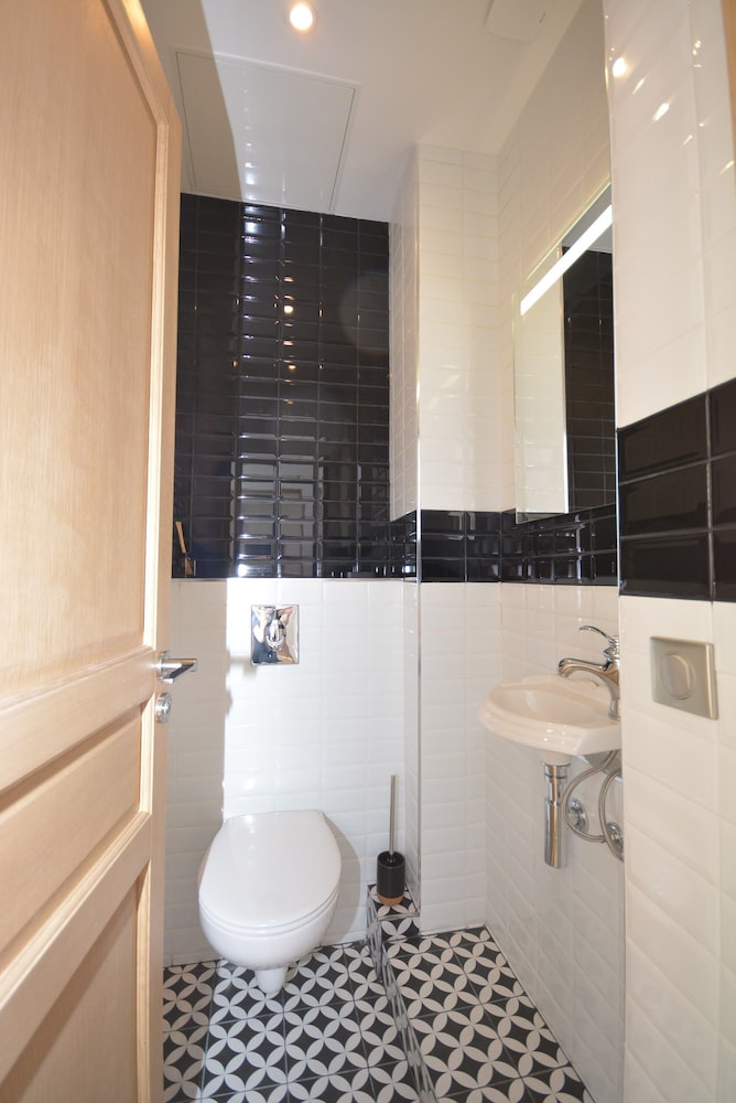 Reva Suites