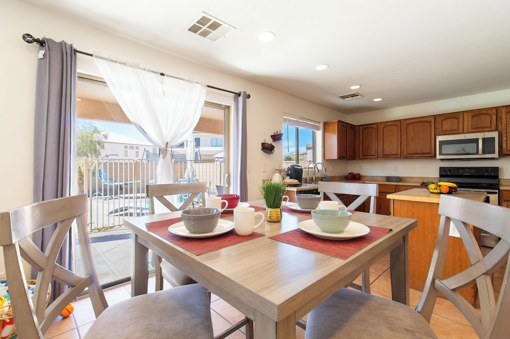 Casa Desert Willow 5BR Home & Pool