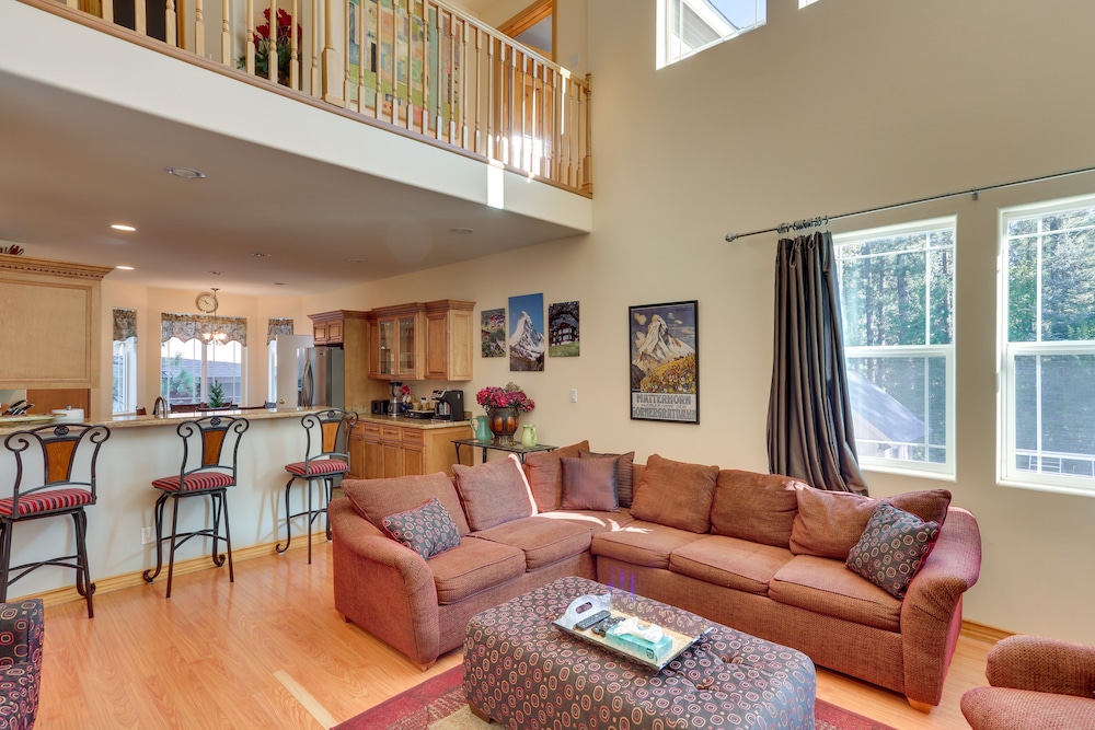 Spacious Big Bear Home w/ Game Room + Hot Tub!