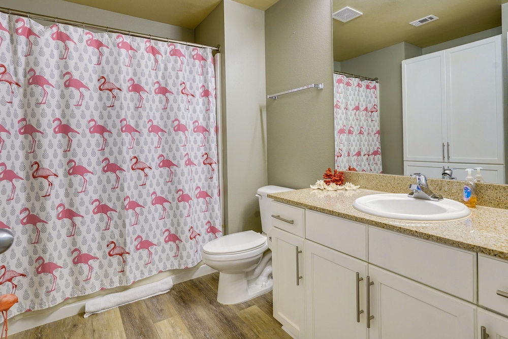 PCB Vacation Rental w/ Balcony & Beach Access!