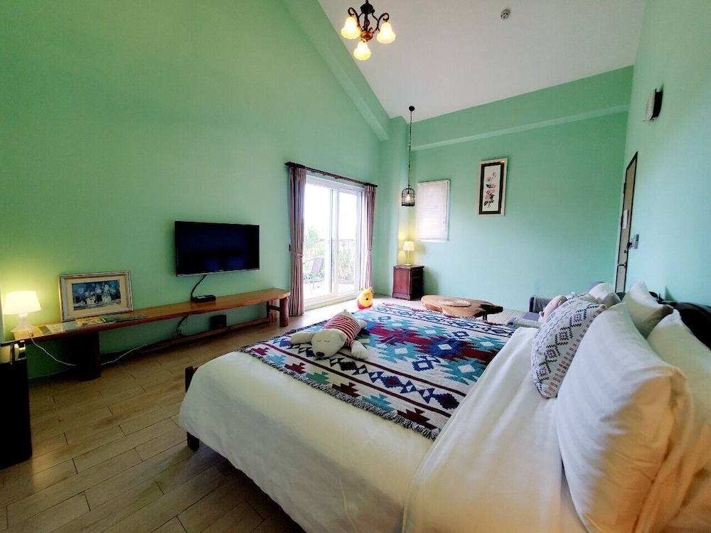 Bonjour Bebe Hostel