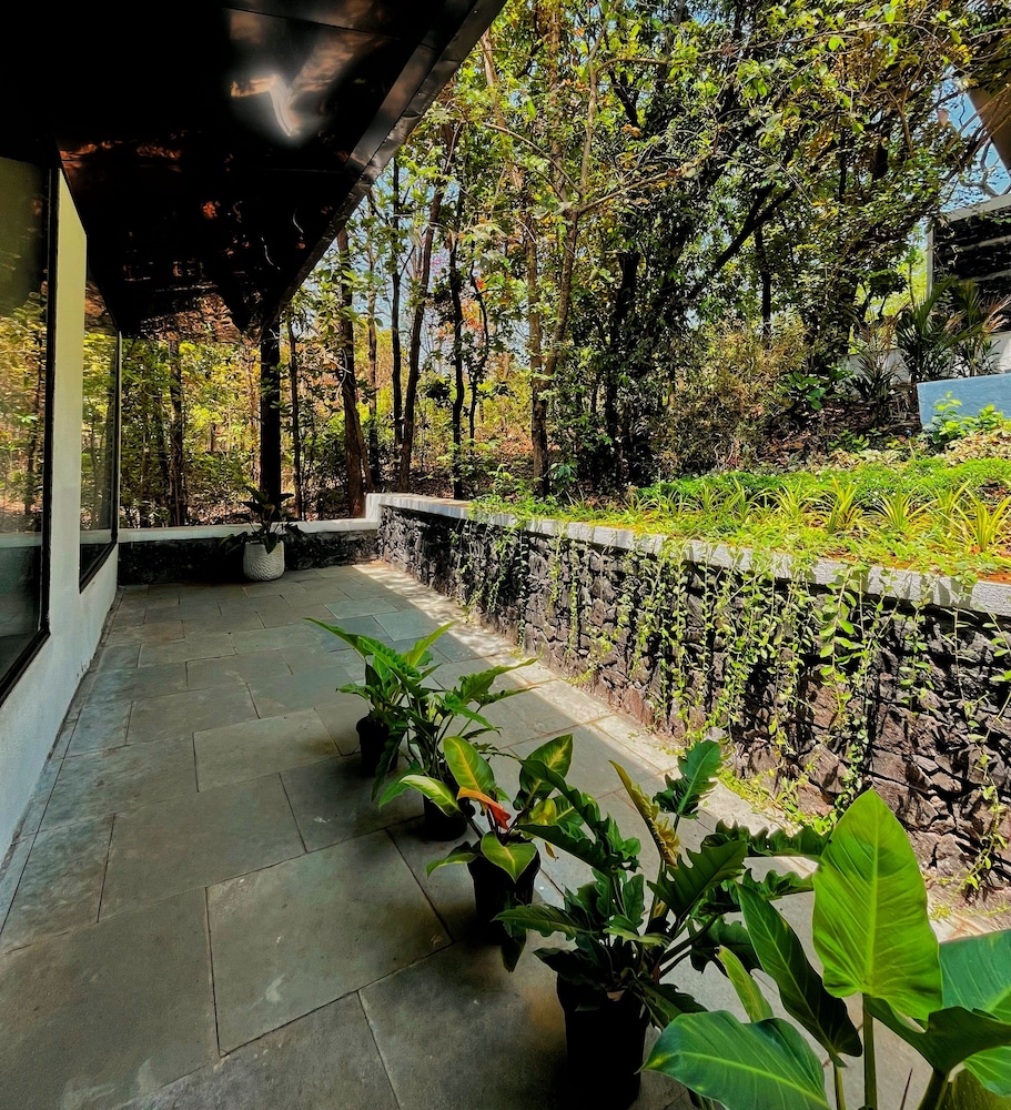 Bird's Nest Resort - Shahapur