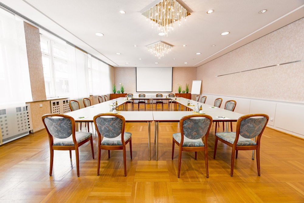 Stuttgart Vacations - TOP VCH Hotel Wartburg Stuttgart - Property Image 9