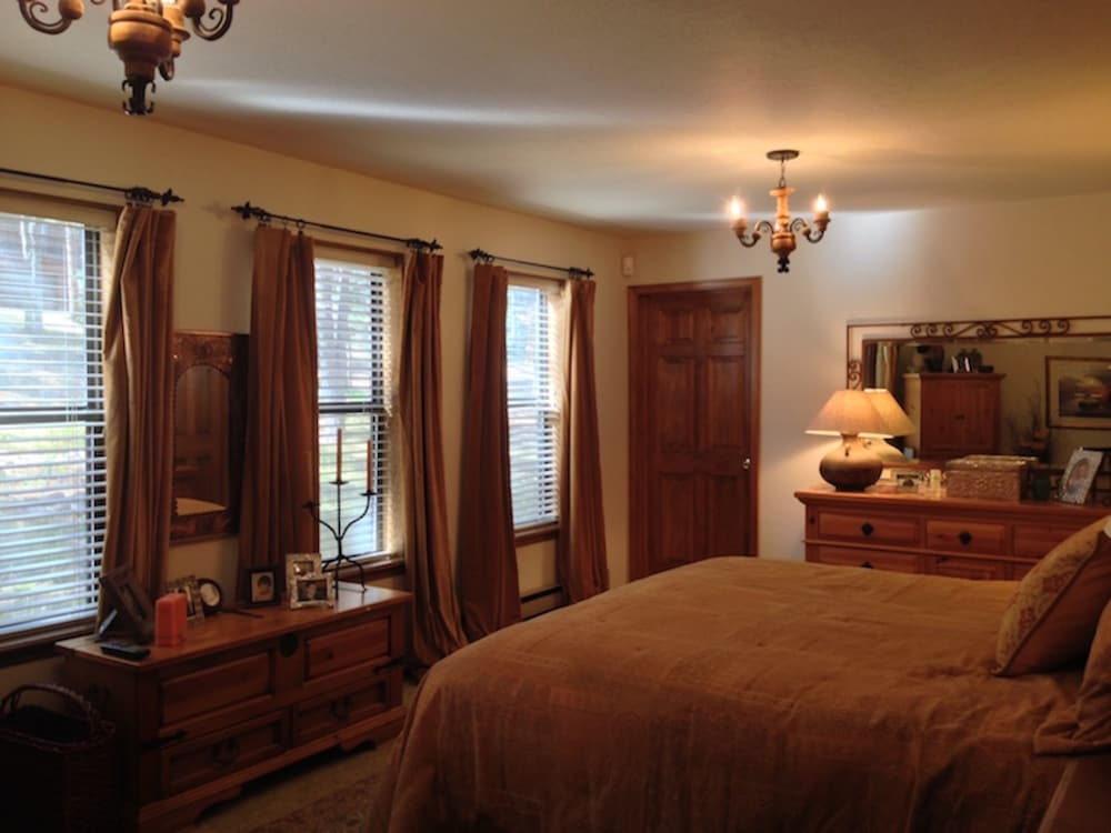 Country Club Homes