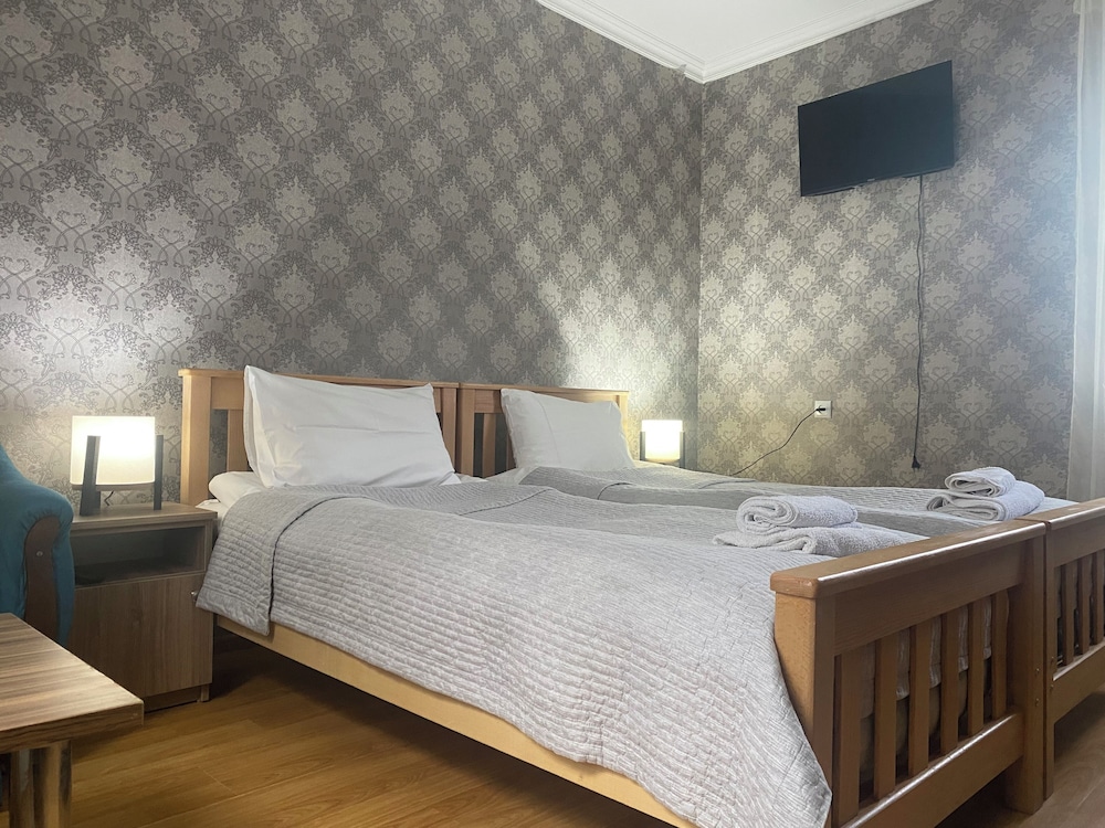 Hillside Guesthouse