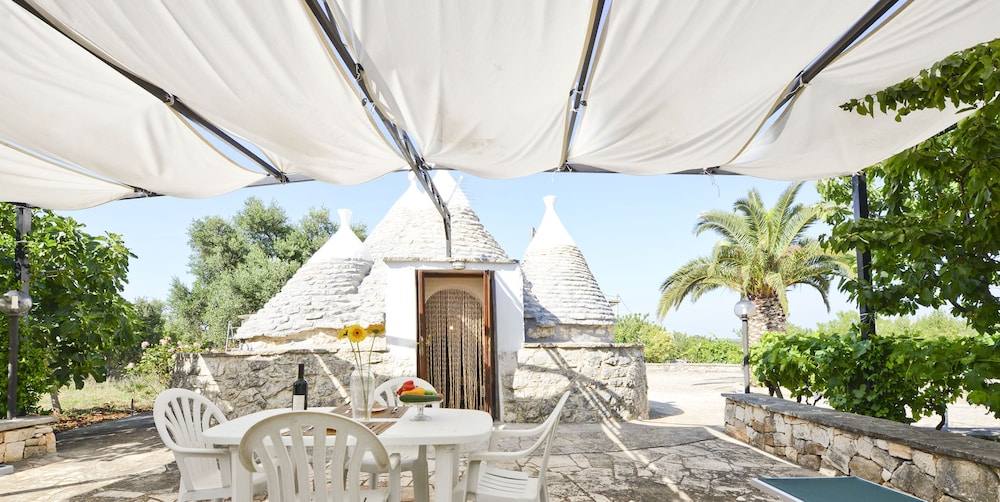 I Trulli del Ciliegio con giardino