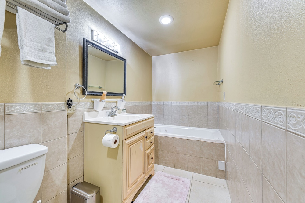 Spacious Family Home w/ Fenced Yard in DFW Area