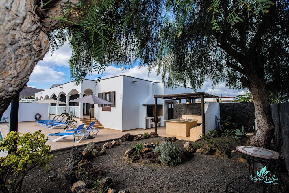 3 Bed Villa - Pool, Terrace, Bbq, Near Beach