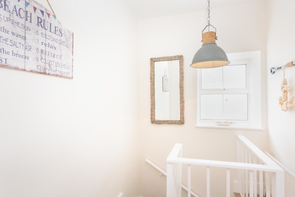 Host Stay Coombe Cottage