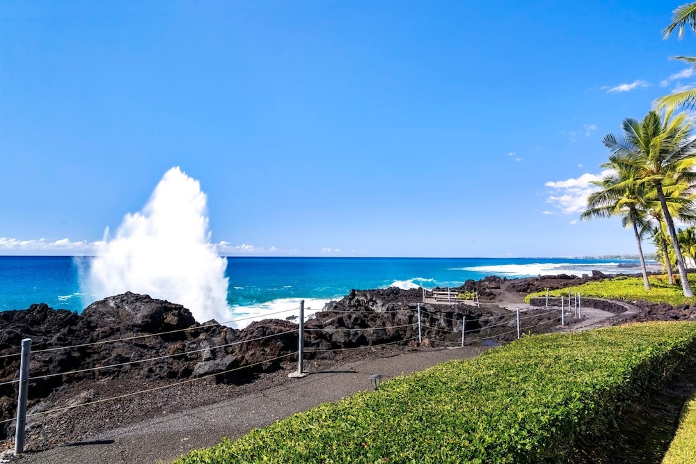 Steps From Lanai to Beach - AC & Wifi - Affordable- Vrkcv