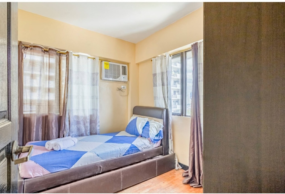 Lovely Skyview Haven -near BGC