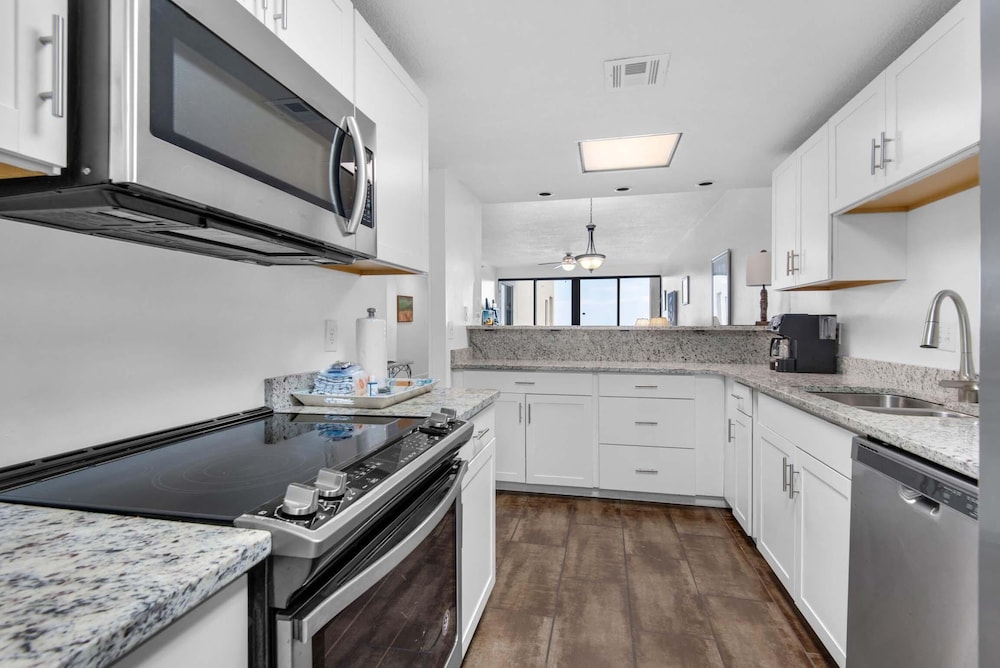 Navarre Towers 1205