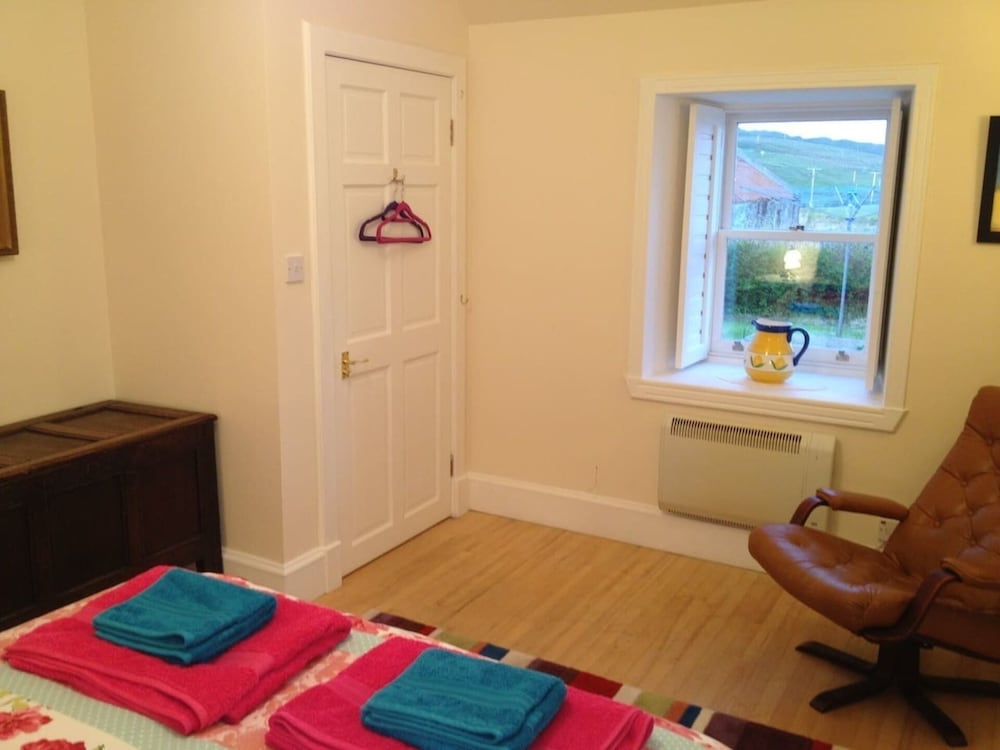 Quaint and Quirky Coastal Cottage Islay view 4