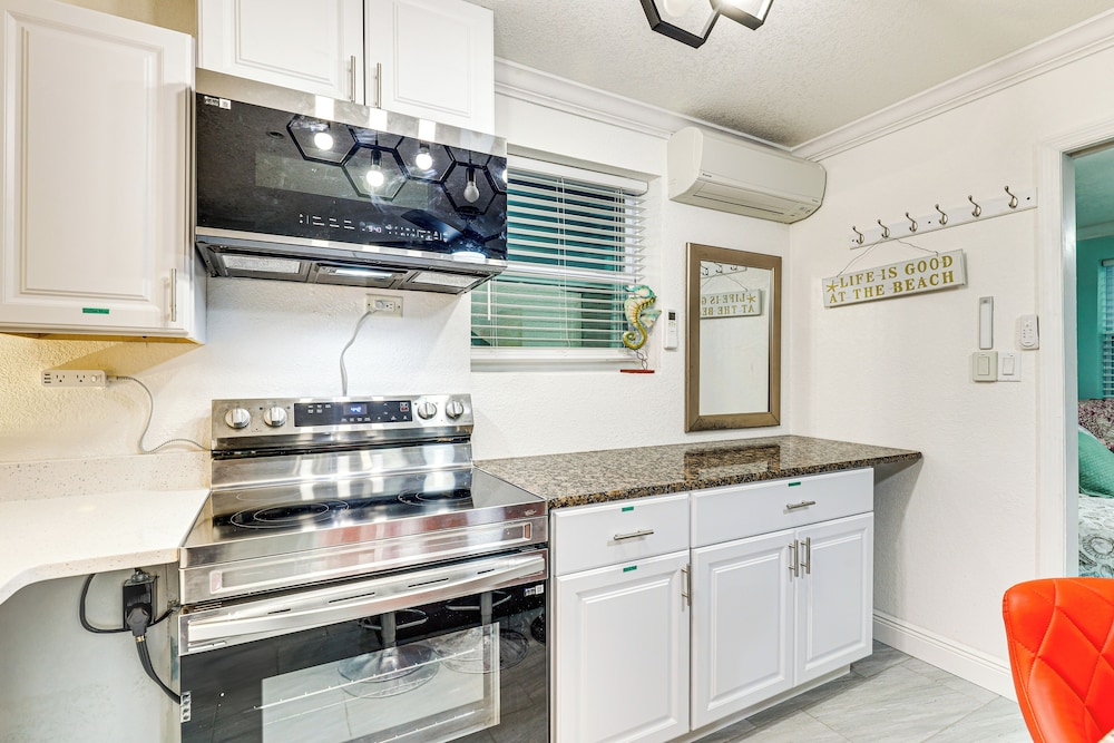 Steps to Shore: Walkable Clearwater Beach Condo