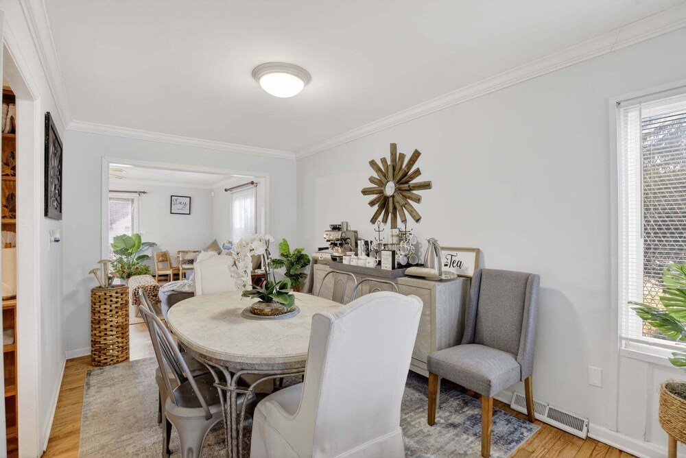 Elegant Home With Game Room Near Bwi 3 Bedroom Home