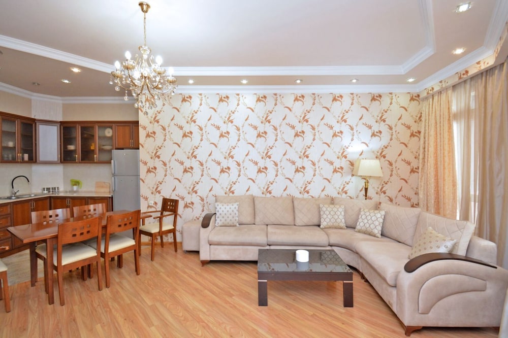 North Ave. Apartments by Luxe Group HH55